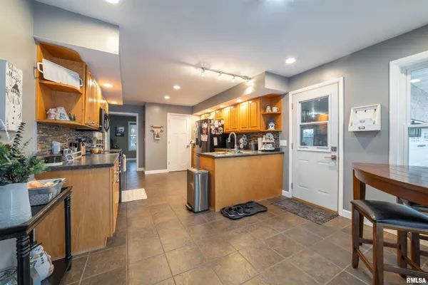 $595,000 | 1006 Abbey Ridge Court, Quincy, IL 62305