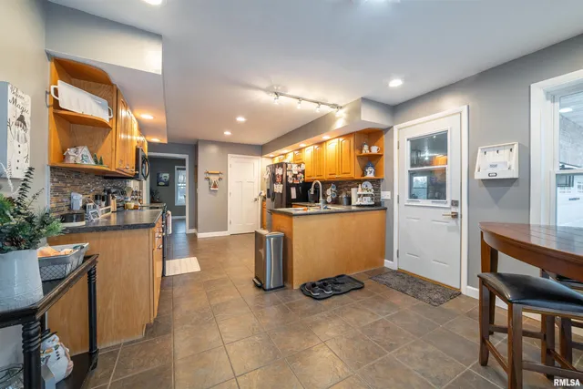 $595,000 | 1006 Abbey Ridge Court, Quincy, IL 62305