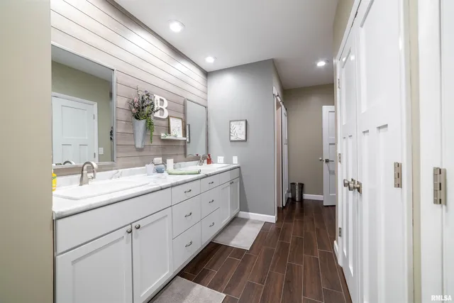 $595,000 | 1006 Abbey Ridge Court, Quincy, IL 62305