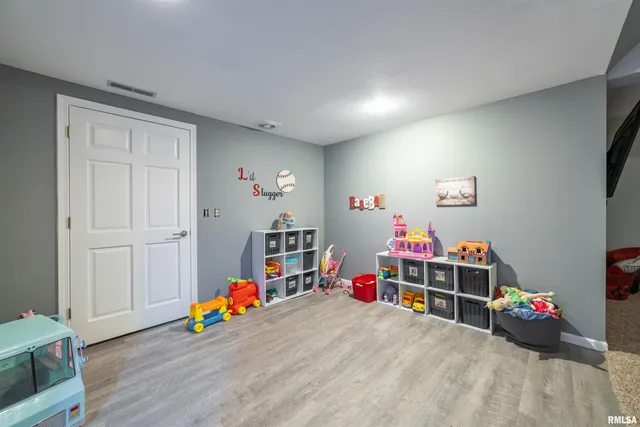 $595,000 | 1006 Abbey Ridge Court, Quincy, IL 62305