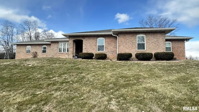 $595,000 | 1006 Abbey Ridge Court, Quincy, IL 62305