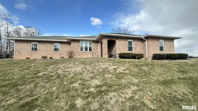 $595,000 | 1006 Abbey Ridge Court, Quincy, IL 62305