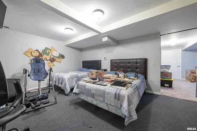 $595,000 | 1006 Abbey Ridge Court, Quincy, IL 62305