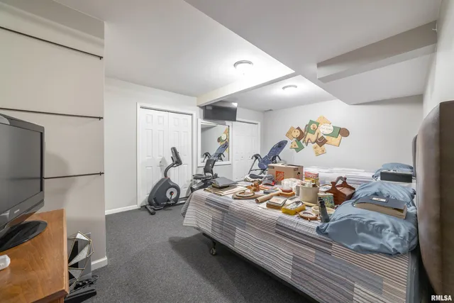 $595,000 | 1006 Abbey Ridge Court, Quincy, IL 62305