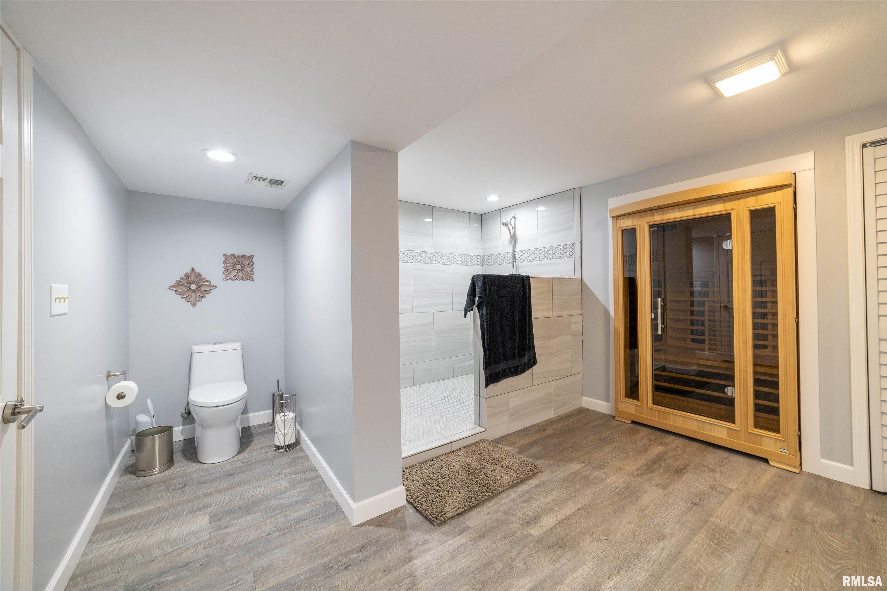 1006 Abbey Ridge Court Quincy, IL 62305 - Photo 36 of 62