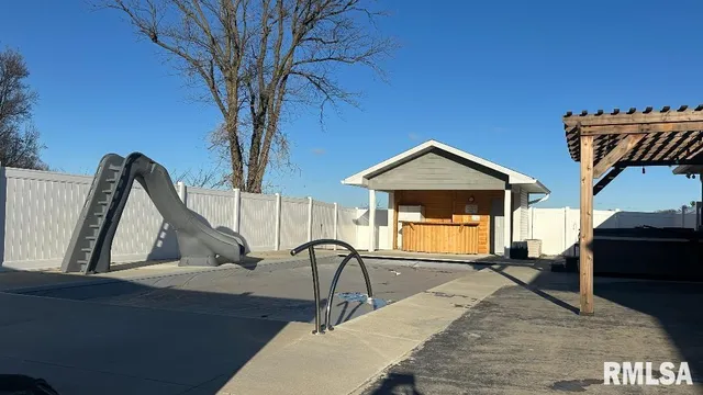 $595,000 | 1006 Abbey Ridge Court, Quincy, IL 62305