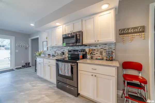 $585,000 | 1006 Abbey Ridge Court, Quincy, IL 62305