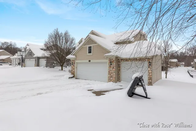 $548,800 | 8531 Twin Lakes Drive, Jenison, MI 49428