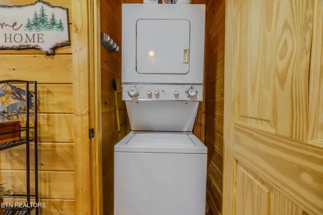 $699,000 | 2010 Bear Creek Way, Pigeon Forge, TN 37862