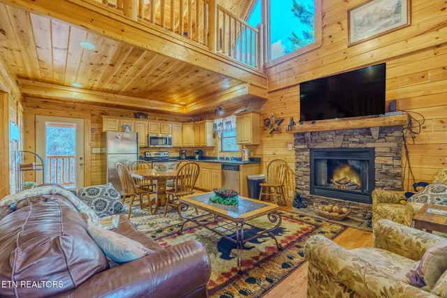 $699,000 | 2010 Bear Creek Way, Pigeon Forge, TN 37862