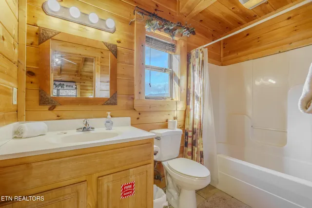 $699,000 | 2010 Bear Creek Way, Pigeon Forge, TN 37862