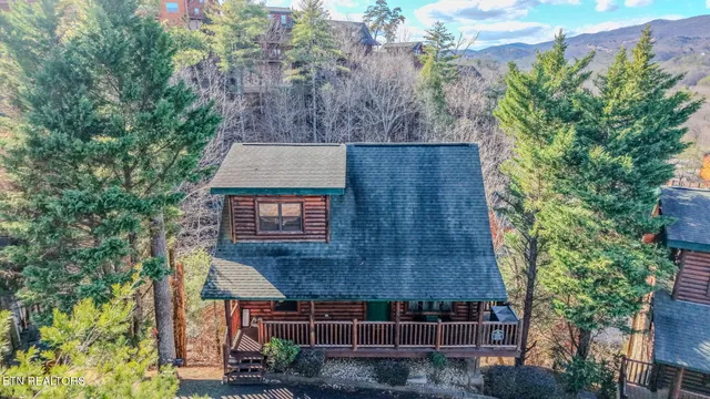 $699,000 | 2010 Bear Creek Way, Pigeon Forge, TN 37862