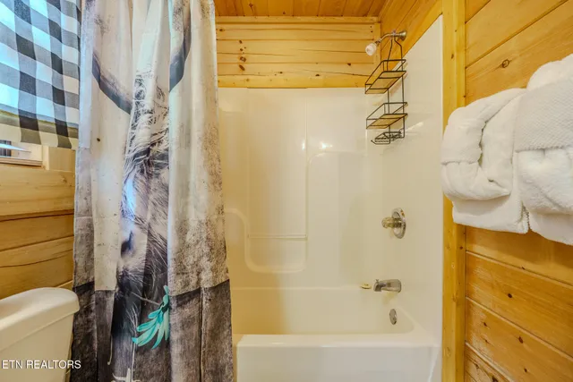 $699,000 | 2010 Bear Creek Way, Pigeon Forge, TN 37862