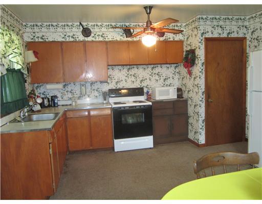 1129 Evans City Road Renfrew, PA 16053 - Photo 3 of 7 Kitchen.