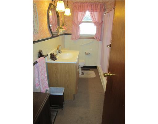 1129 Evans City Road Renfrew, PA 16053 - Photo 7 of 7 Full Bath.