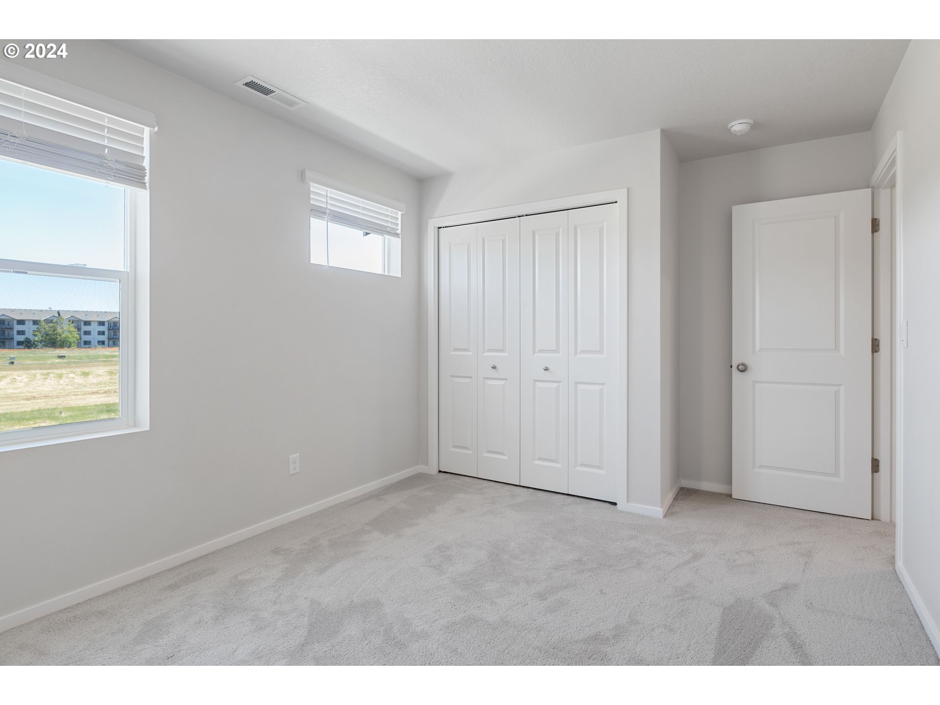2898 V Street Springfield, OR 97477 - Photo 26 of 47 a view of an empty room with a window