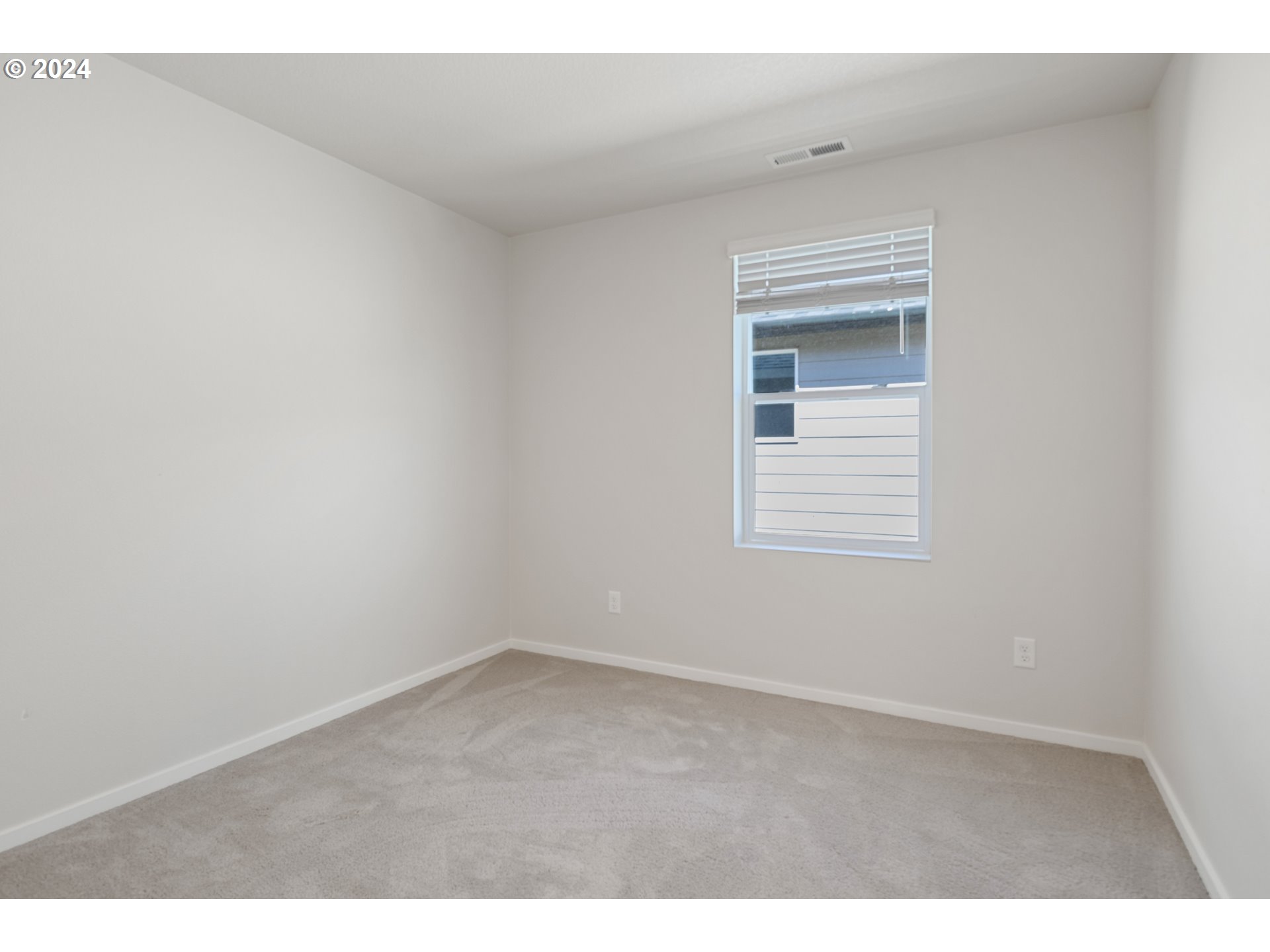 2898 V Street Springfield, OR 97477 - Photo 29 of 47 a view of an empty room
