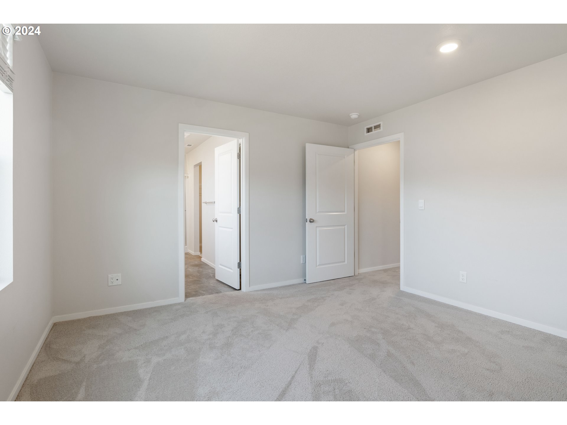 2898 V Street Springfield, OR 97477 - Photo 34 of 47 a view of an empty room