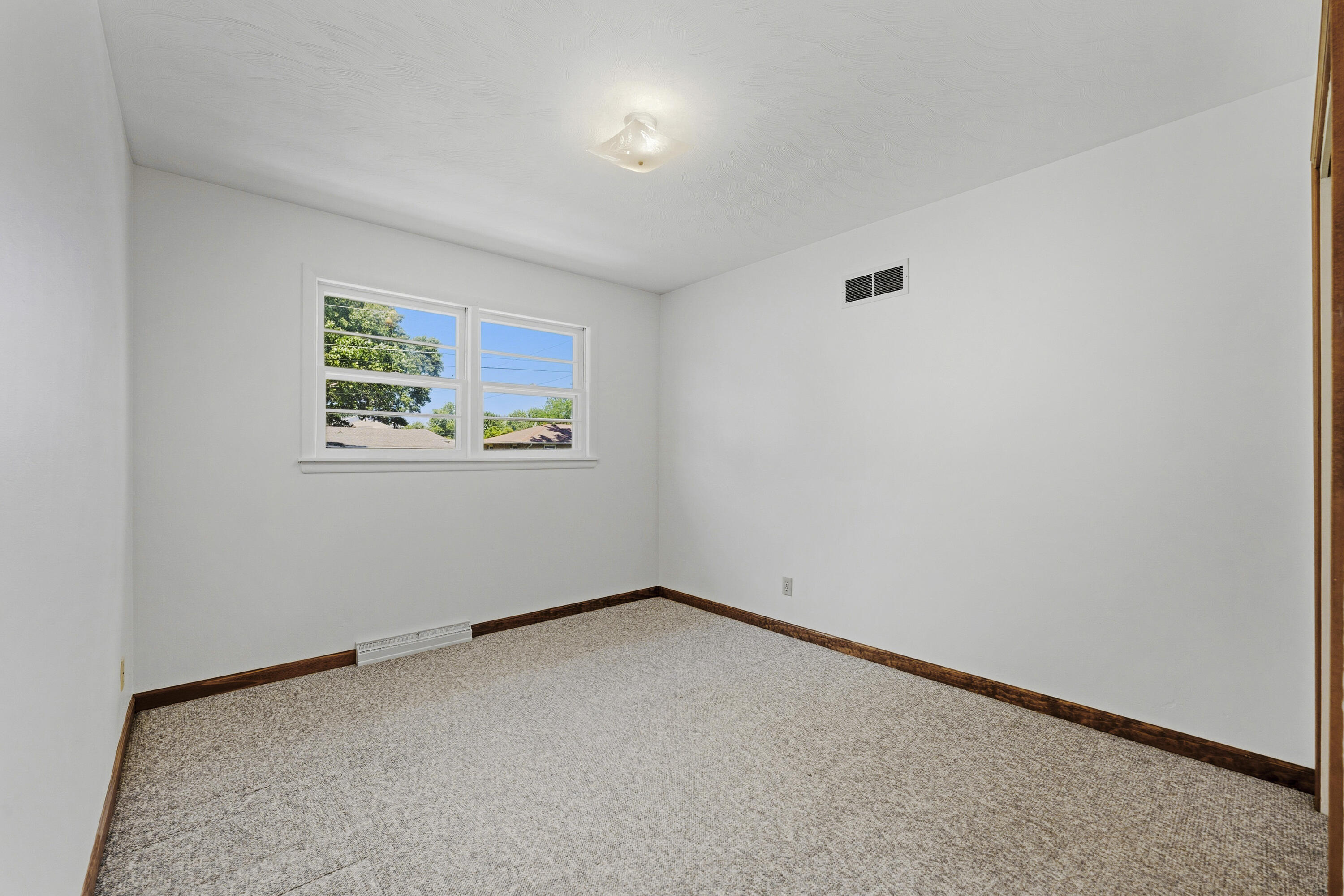 1061 Wedgewood Road St. Joseph, MI 49085 - Photo 18 of 37 Bedroom 2