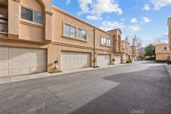 $499,900 | 25258 Steinbeck Avenue, Unit F, Stevenson Ranch, CA 91381