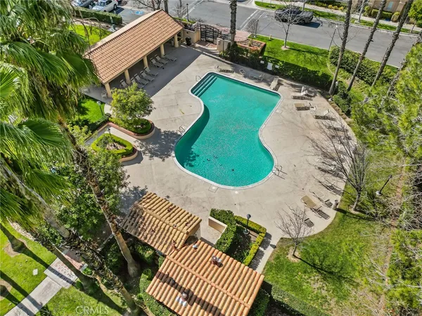 $499,900 | 25258 Steinbeck Avenue, Unit F, Stevenson Ranch, CA 91381