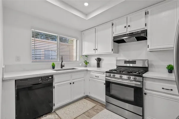 $499,900 | 25258 Steinbeck Avenue, Unit F, Stevenson Ranch, CA 91381