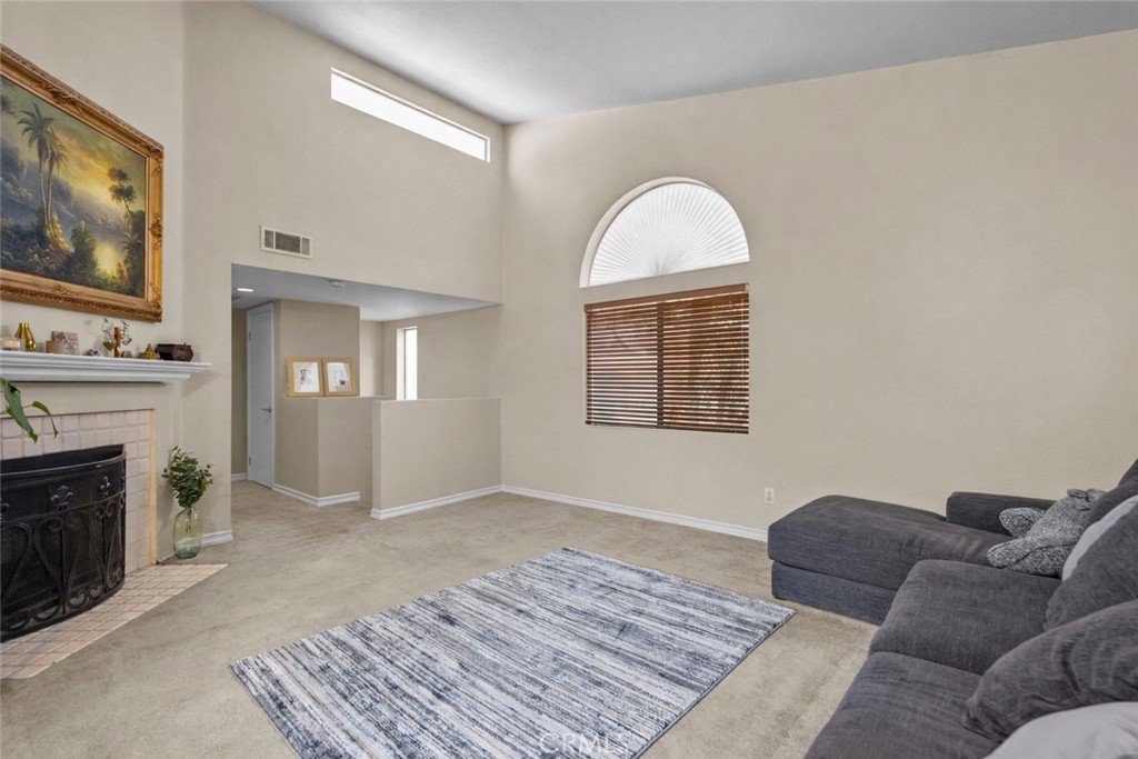 25258 Steinbeck Avenue, Unit F Stevenson Ranch, CA 91381 - Photo 4 of 20