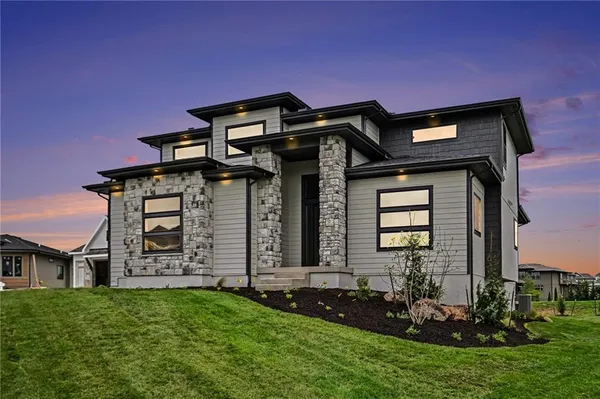 $925,000 | 12502 West 183rd Terrace, Overland Park, KS 66013