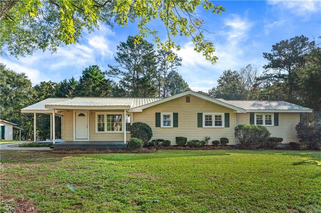 a view of outdoor space yard and yard