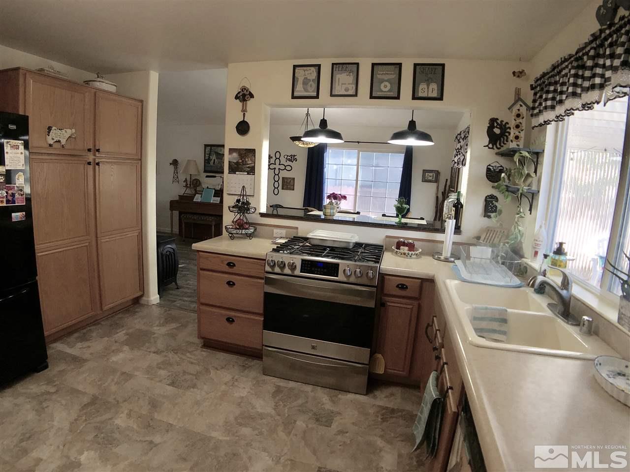 17635 Alexandria Court Reno, NV 89508 - Photo 9 of 27 Photo 10