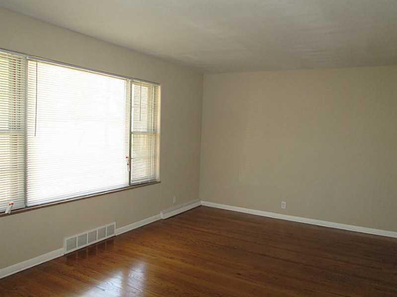 1860 South Hunter Road Indianapolis, IN 46203 - Photo 3 of 16 Gallery Image 3