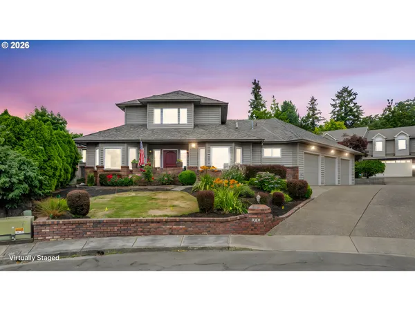 $699,900 | 620 Barbary Court, Gladstone, OR 97027