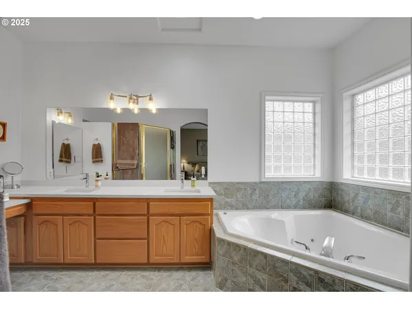 $699,900 | 620 Barbary Court, Gladstone, OR 97027