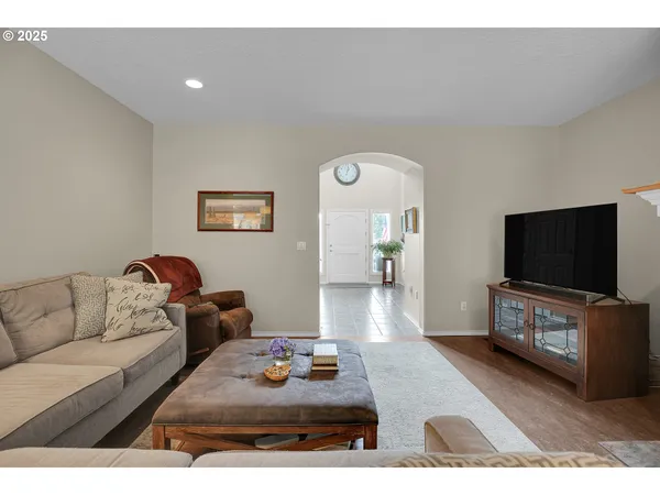 $699,900 | 620 Barbary Court, Gladstone, OR 97027