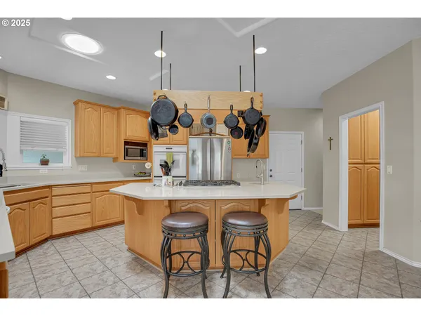 $699,900 | 620 Barbary Court, Gladstone, OR 97027