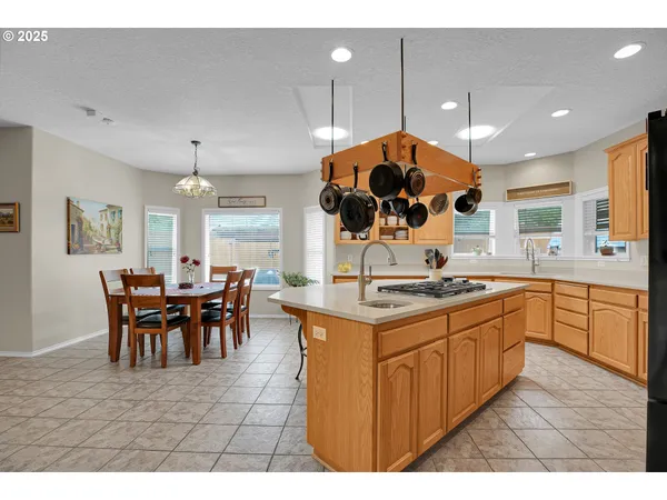 $699,900 | 620 Barbary Court, Gladstone, OR 97027
