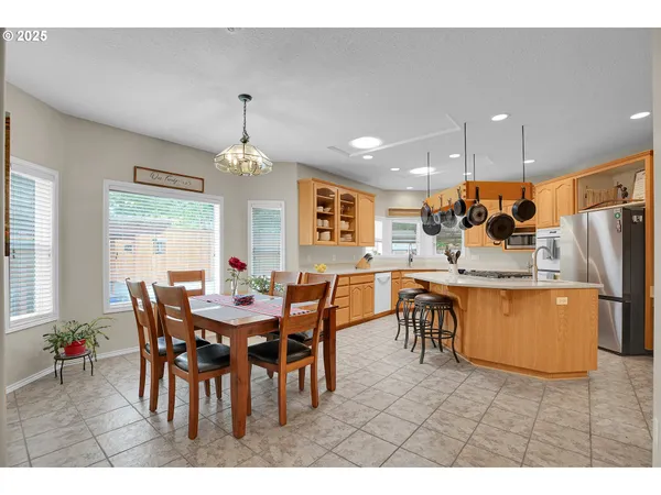 $699,900 | 620 Barbary Court, Gladstone, OR 97027