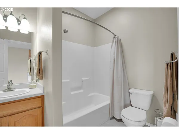 $699,900 | 620 Barbary Court, Gladstone, OR 97027