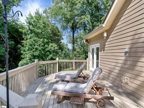 $820,000 | 15 Grosbeak Way, Landrum, SC 29356
