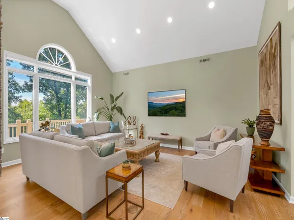 $820,000 | 15 Grosbeak Way, Landrum, SC 29356