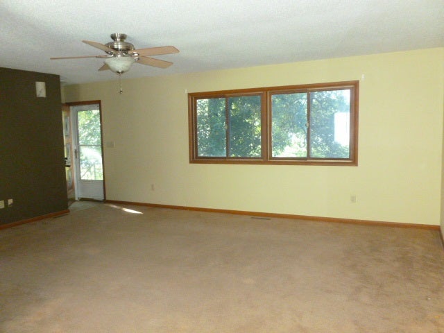 1627 Ridge Road Iowa City, IA 52240 - Photo 4 of 14 Gallery Image 4