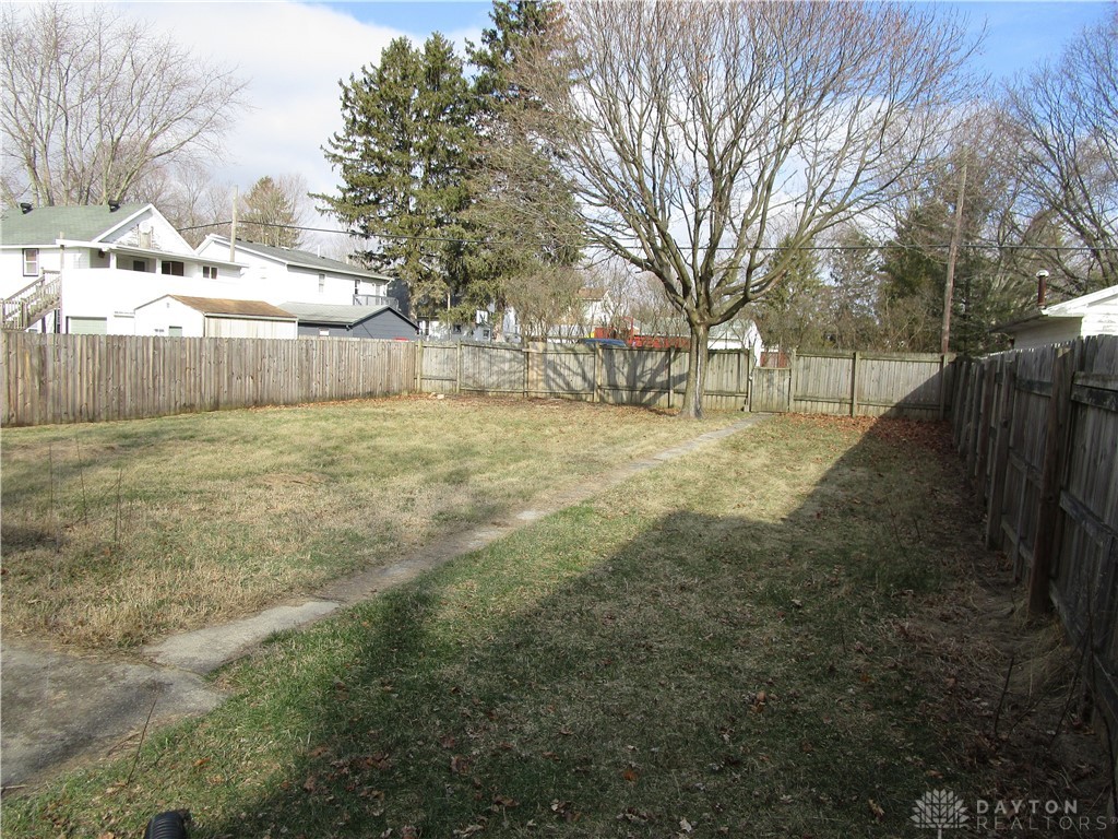 7050 Troy Road North Hampton, OH 45349 - Photo 9 of 27