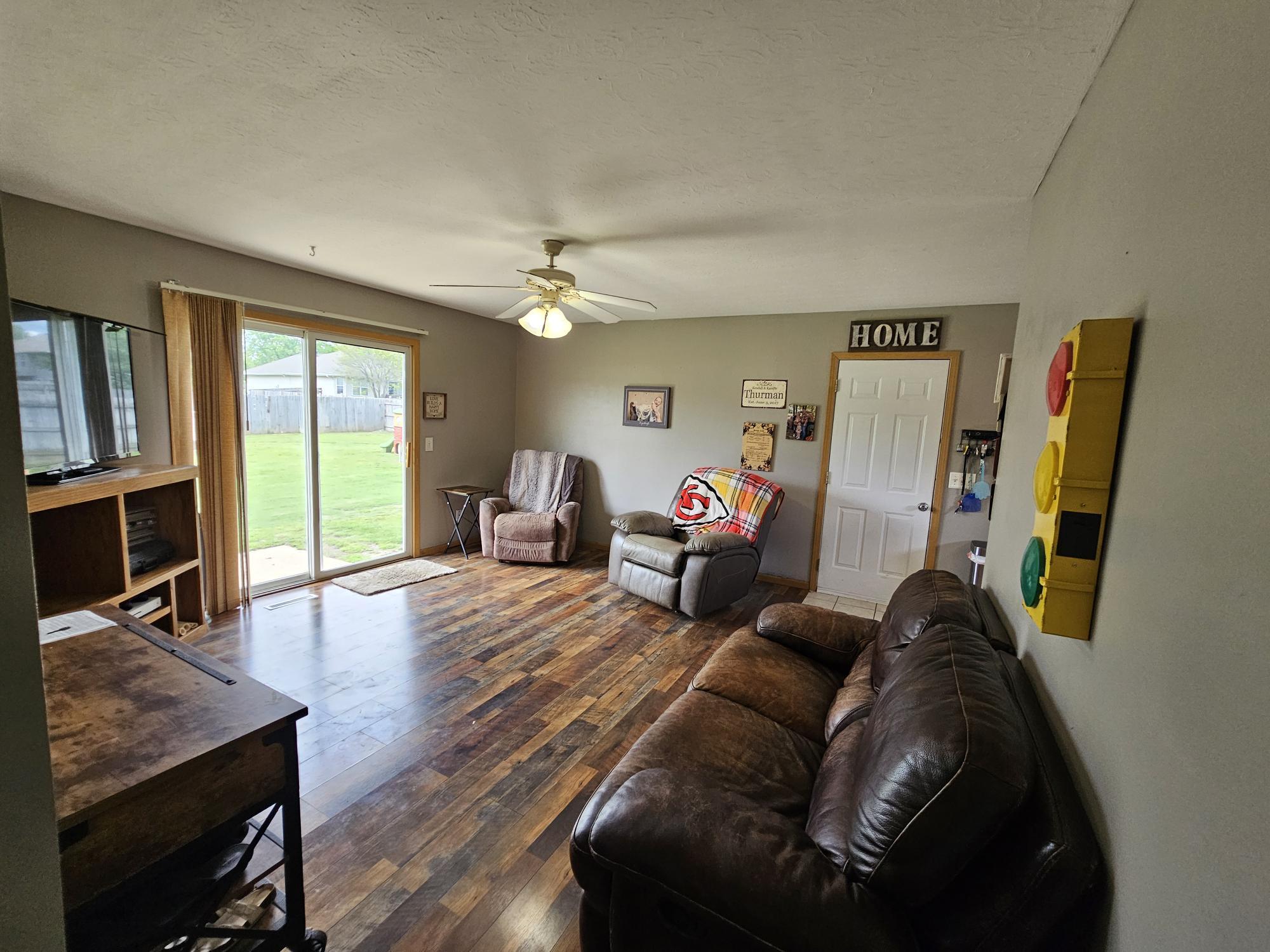 211 Arrowhead Road Willard, MO 65781 - Photo 3 of 27 20260424_145715