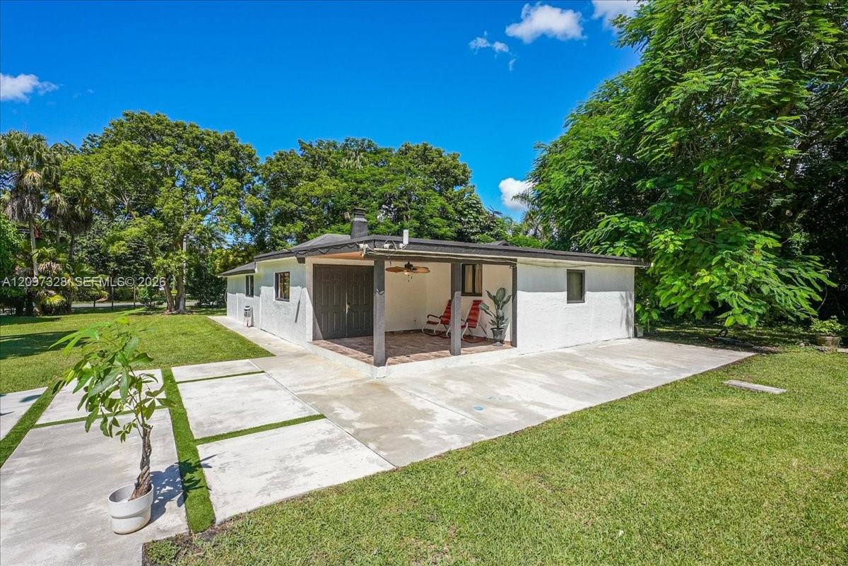 18490 Southwest 216th Street Miami, FL 33170 - Photo 23 of 48 Gallery Image 23