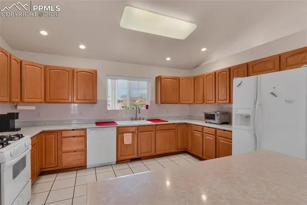 $750,000 | 8 Pasadena Drive, Pueblo, CO 81005