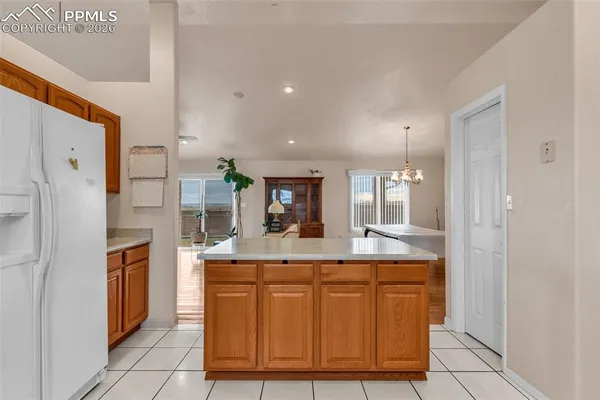 $750,000 | 8 Pasadena Drive, Pueblo, CO 81005