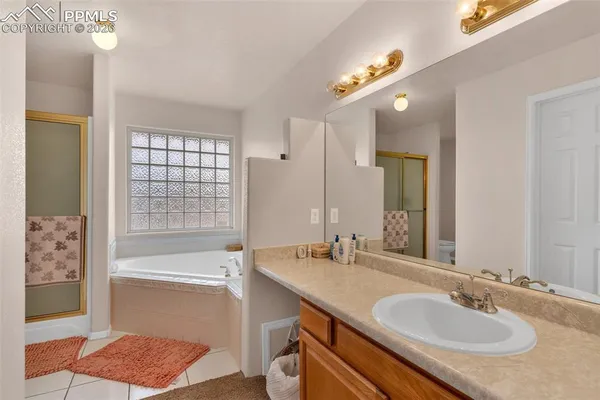 $750,000 | 8 Pasadena Drive, Pueblo, CO 81005