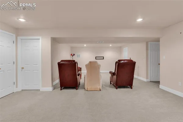 $750,000 | 8 Pasadena Drive, Pueblo, CO 81005