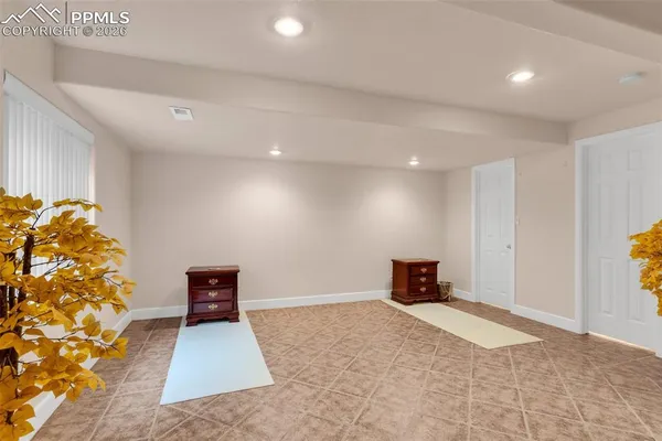 $750,000 | 8 Pasadena Drive, Pueblo, CO 81005