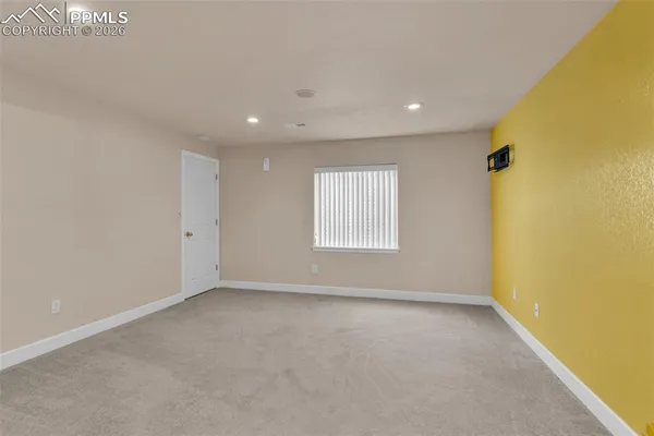 $750,000 | 8 Pasadena Drive, Pueblo, CO 81005
